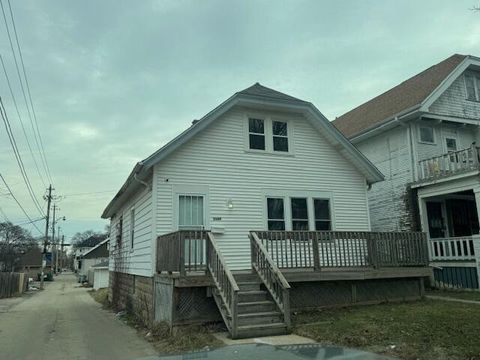 Photo of 2660 N 50TH St, Milwaukee, WI 53210 (MLS # 1955649)