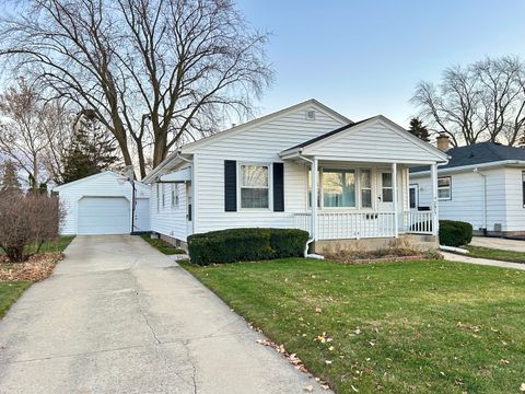 Photo of 2817 Wellington Dr, Racine, WI 53403 (MLS # 1944620)