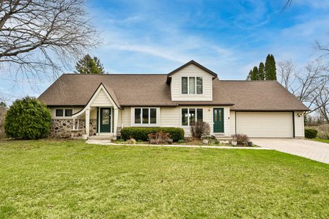 Photo of 1220 Scenic Rd, Richfield, WI 53033 (MLS # 1956204)