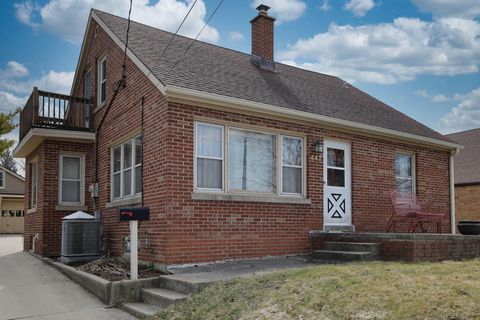 Photo of 447 E Waterford Ave, Milwaukee, WI 53207 (MLS # 1956371)