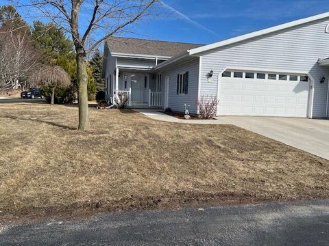 Photo of 1711 Blue Heron Dr, Two Rivers, WI 54241 (MLS # 1953152)