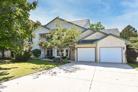 Photo of 10262 W Deerwood Ln, Franklin, WI 53132 (MLS # 1937421)