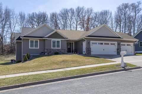 Photo of 800 Knollwood Dr, Holmen, WI 54636 (MLS # 1956473)