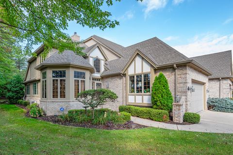 Photo of 8629 S Country Club Dr, Franklin, WI 53132 (MLS # 1936372)