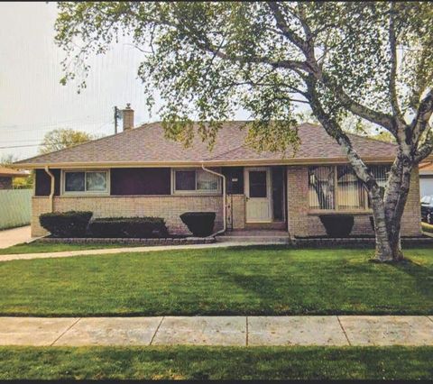 Photo of 3904 Wilshire Dr, Racine, WI 53402 (MLS # 1957422)