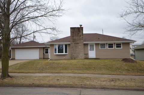 Photo of 1321 Sherman Ave, South Milwaukee, WI 53172 (MLS # 1953006)