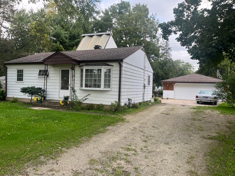 Photo of 1224 E Alan Rd, Oak Creek, WI 53154 (MLS # 1982027)