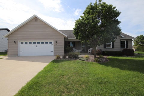 Photo of 843 Crystal Rd, Kiel, WI 53042 (MLS # 1978100)