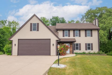 Photo of 3640 E Northbrook Blvd, Oak Creek, WI 53154 (MLS # 1966838)