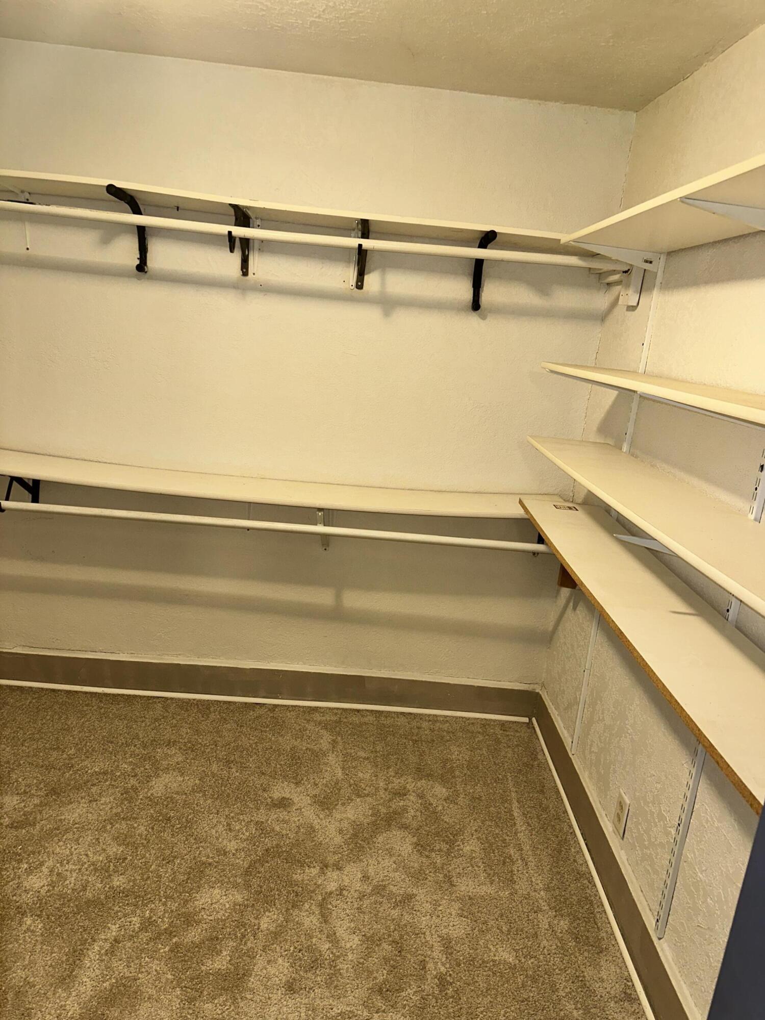 Racine, Wisconsin 53404, United States, 2 Bedrooms Bedrooms, ,1 BathroomBathrooms,Residential,Pending,9714