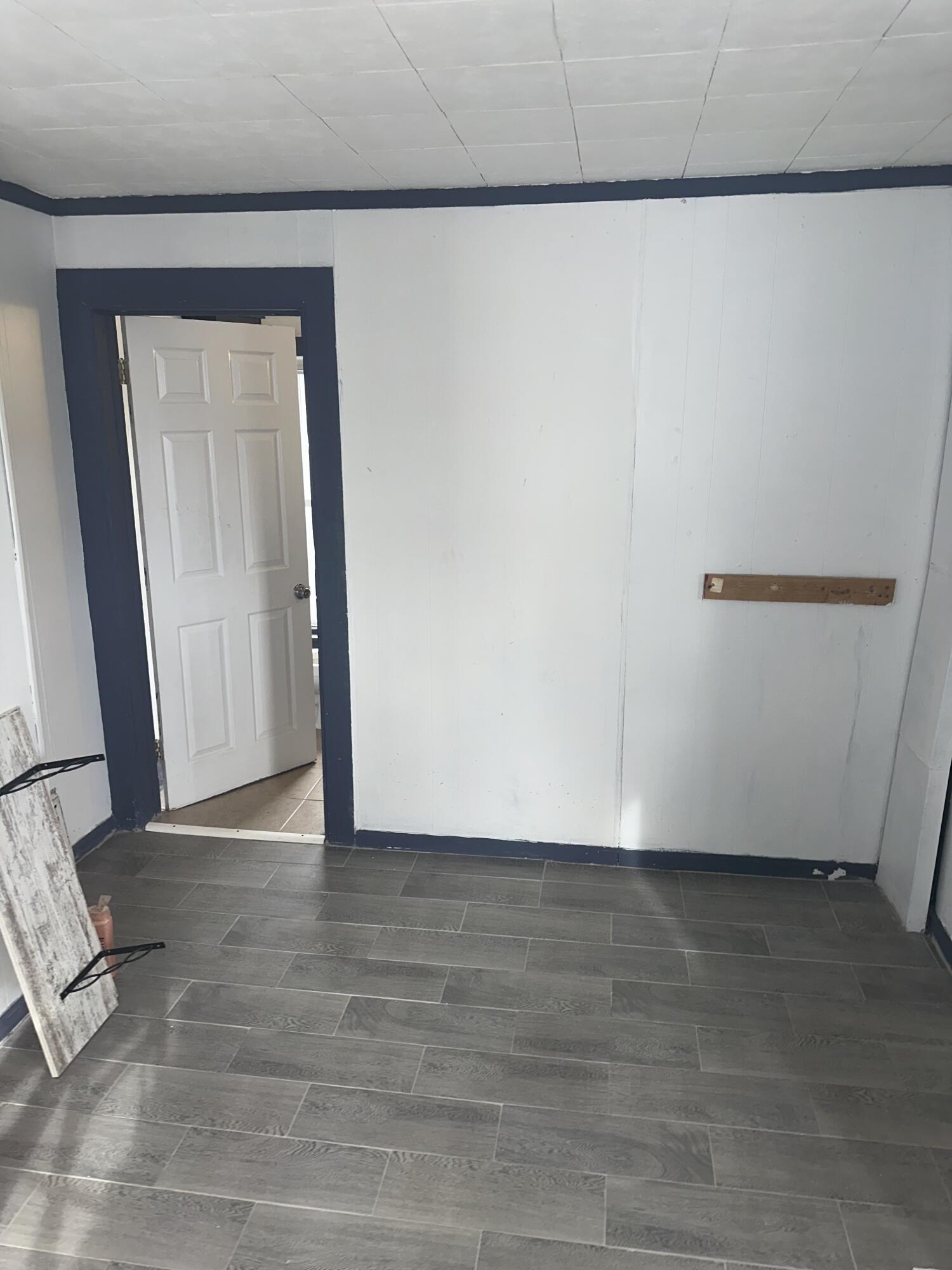 Racine, Wisconsin 53404, United States, 2 Bedrooms Bedrooms, ,1 BathroomBathrooms,Residential,Pending,9714