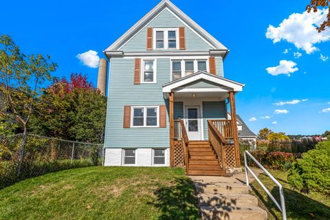 Photo of 138 E Rosedale Ave, Milwaukee, WI 53207 (MLS # 1941029) Photo of 138 E Rosedale Ave, Milwaukee, WI 53207 (MLS # 1941029)