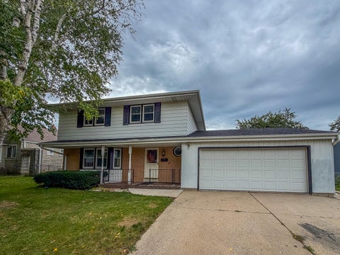 Photo of 732 S 96th St, West Allis, WI 53214 (MLS # 1981439)