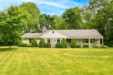 Photo of 17500 Briar Wood Ln, Brookfield, WI 53045 (MLS # 1966360)