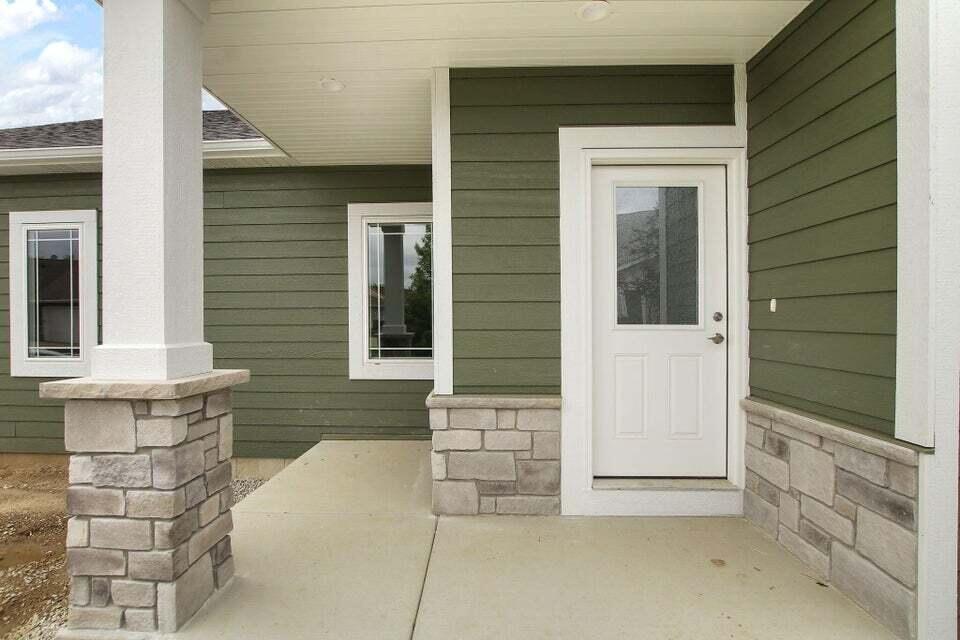 Twin Lakes, Wisconsin 53181, United States, 2 Bedrooms Bedrooms, ,2 BathroomsBathrooms,Residential,Active,184741