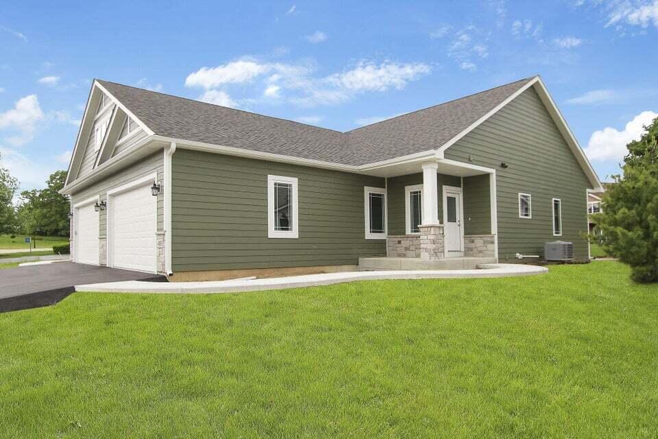 Twin Lakes, Wisconsin 53181, United States, 2 Bedrooms Bedrooms, ,2 BathroomsBathrooms,Residential,Active,184741