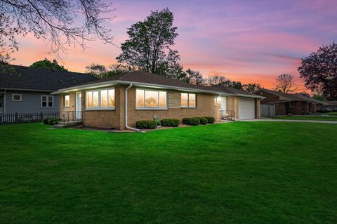 Photo of 7729 W Cold Spring Rd, Greenfield, WI 53220 (MLS # 1963107)