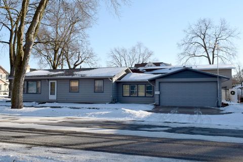 Photo of 526 Winnebago St, La Crosse, WI 54601 (MLS # 1948809)
