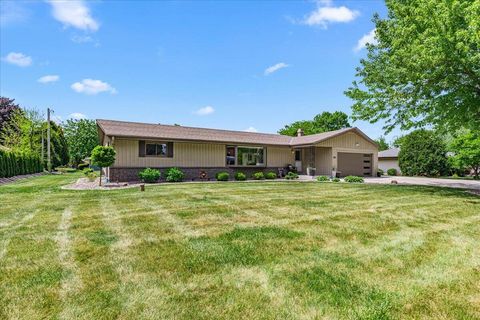 Photo of 225 N 166th St, Brookfield, WI 53005 (MLS # 1965117)