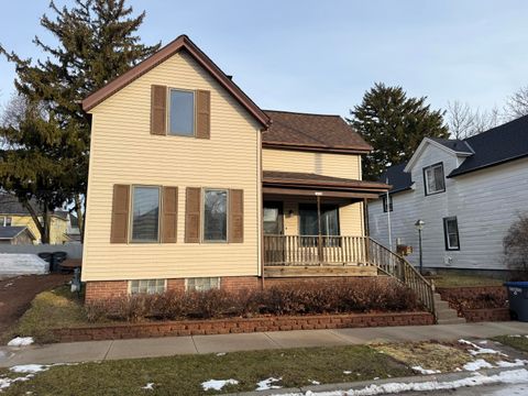 Photo of 1424 Mehrtens Ave, Sheboygan, WI 53081 (MLS # 1946851)