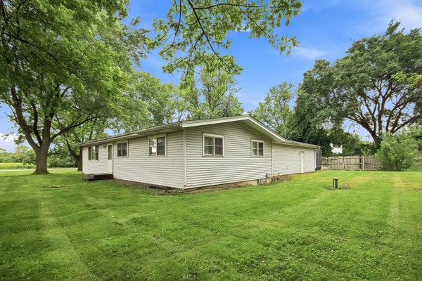 11811 304TH AVE, TREVOR, WI 53179 - Image 0748801f38ddd7e3a84fb9ce8dc3d5ee/2990670716