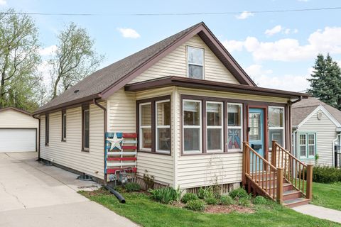 Photo of 1408 Duffy St, Watertown, WI 53094 (MLS # 1959448)