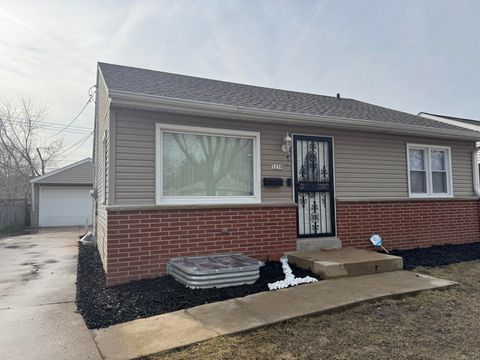 Photo of 5239 N 63rd St, Milwaukee, WI 53218 (MLS # 1954567)