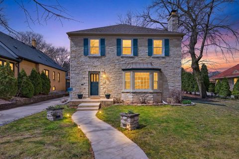 Photo of 211 N 88th St, Wauwatosa, WI 53226 (MLS # 1959098)