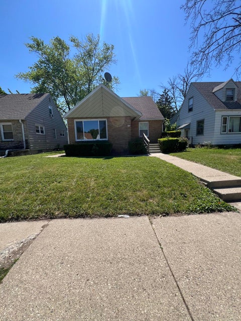 Photo of 7107 W Beckett Ave, Milwaukee, WI 53216 (MLS # 1968221)
