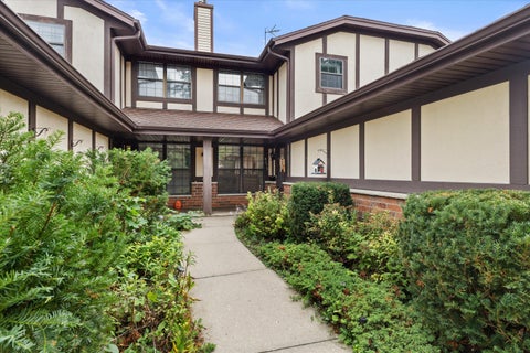 Photo of 8173 S Legend Dr, Franklin, WI 53132 (MLS # 1979869)