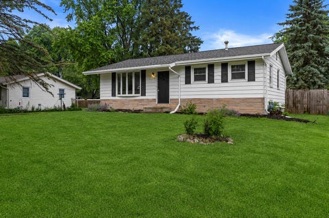 Photo of 1204 Lisbon St, Watertown, WI 53098 (MLS # 1967525)