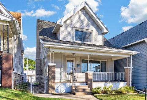Photo of 3908 E Cudahy Ave, Cudahy, WI 53110 (MLS # 1985481)