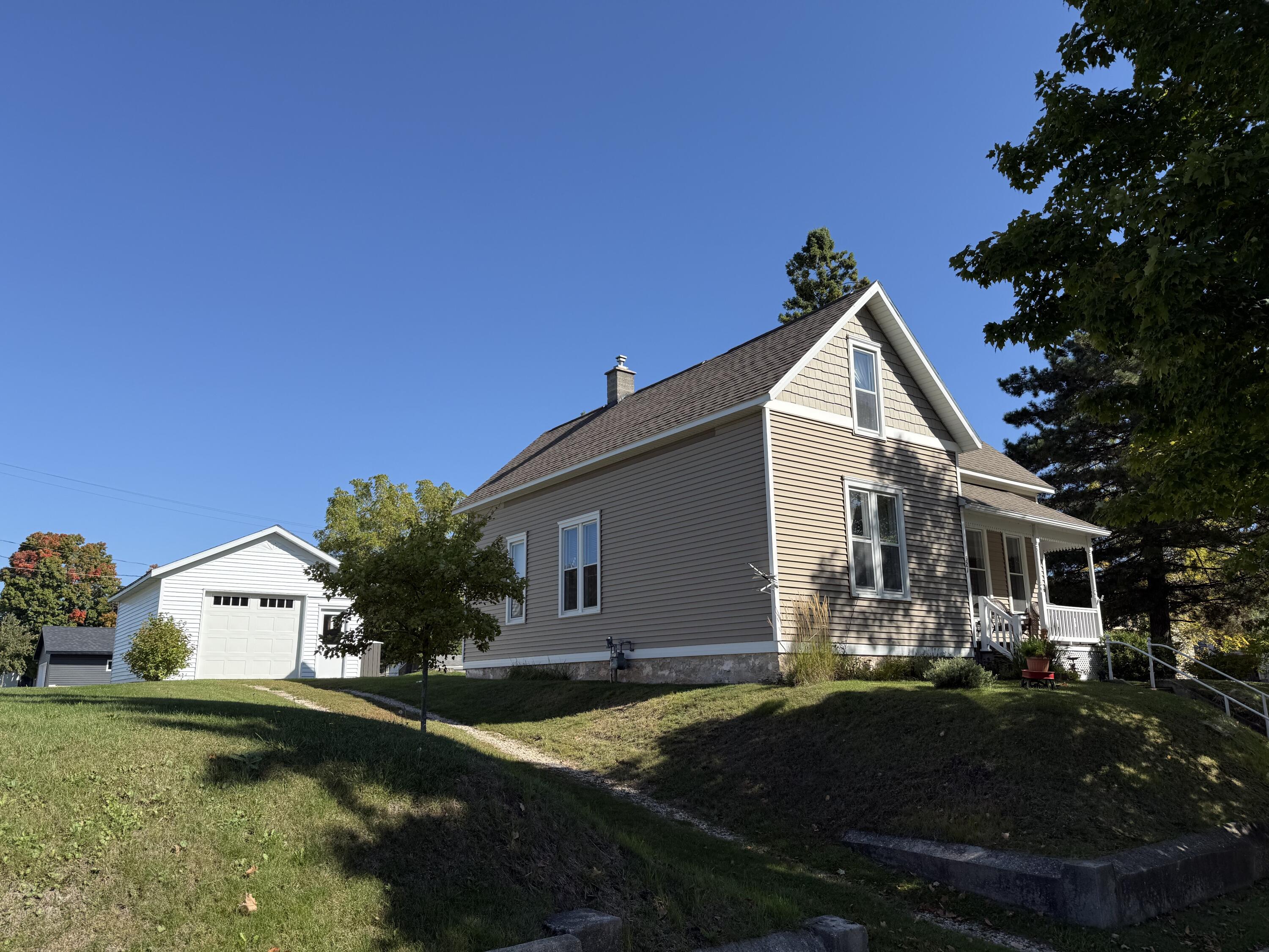 Kewaunee, Wisconsin 54216, United States, 4 Bedrooms Bedrooms, ,1 BathroomBathrooms,Residential,Active,224247