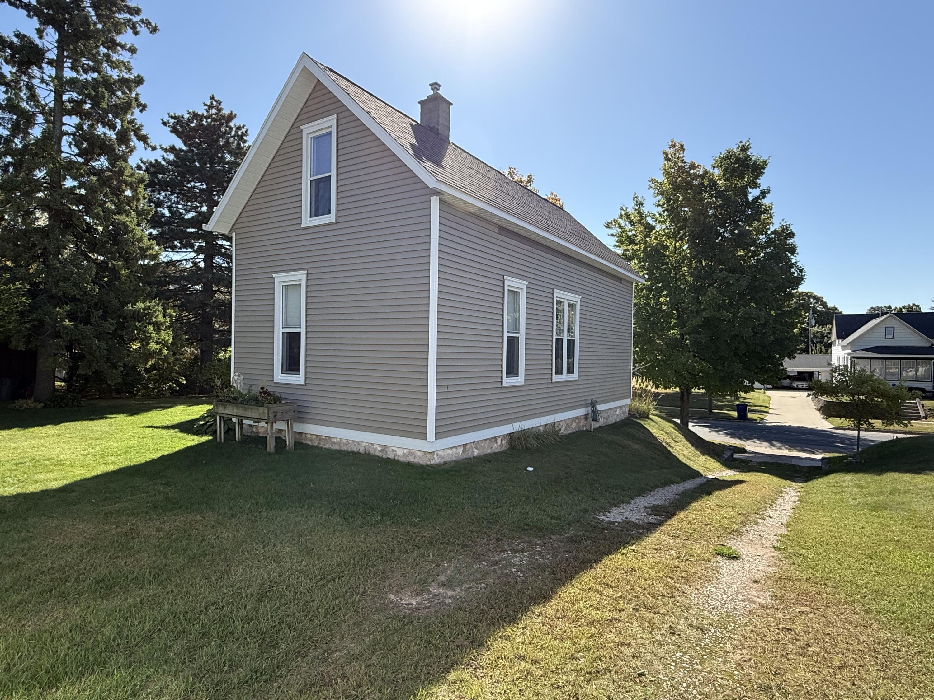 Kewaunee, Wisconsin 54216, United States, 4 Bedrooms Bedrooms, ,1 BathroomBathrooms,Residential,Active,224247