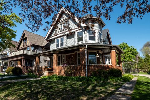 2834 N Murray Ave, Milwaukee, WI 53211 - #: 1915676