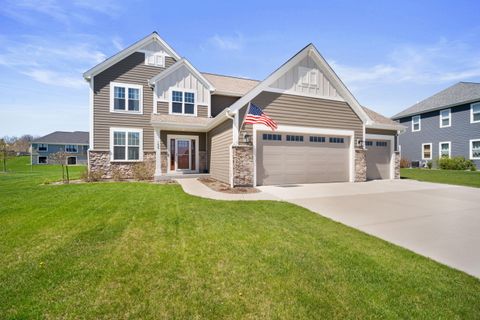 155 Mullberry Ln, Grafton, WI 53024 - #: 1942355