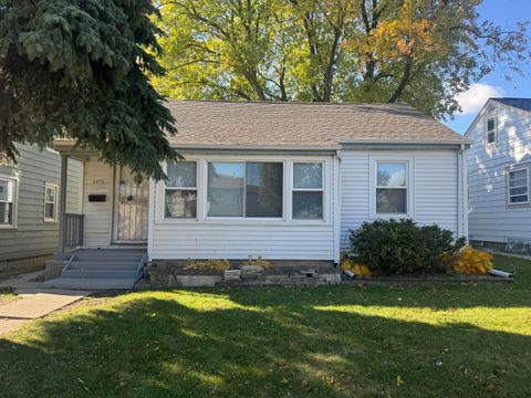 Photo of 6457 W Leon Ter, Milwaukee, WI 53218 (MLS # 1942544)