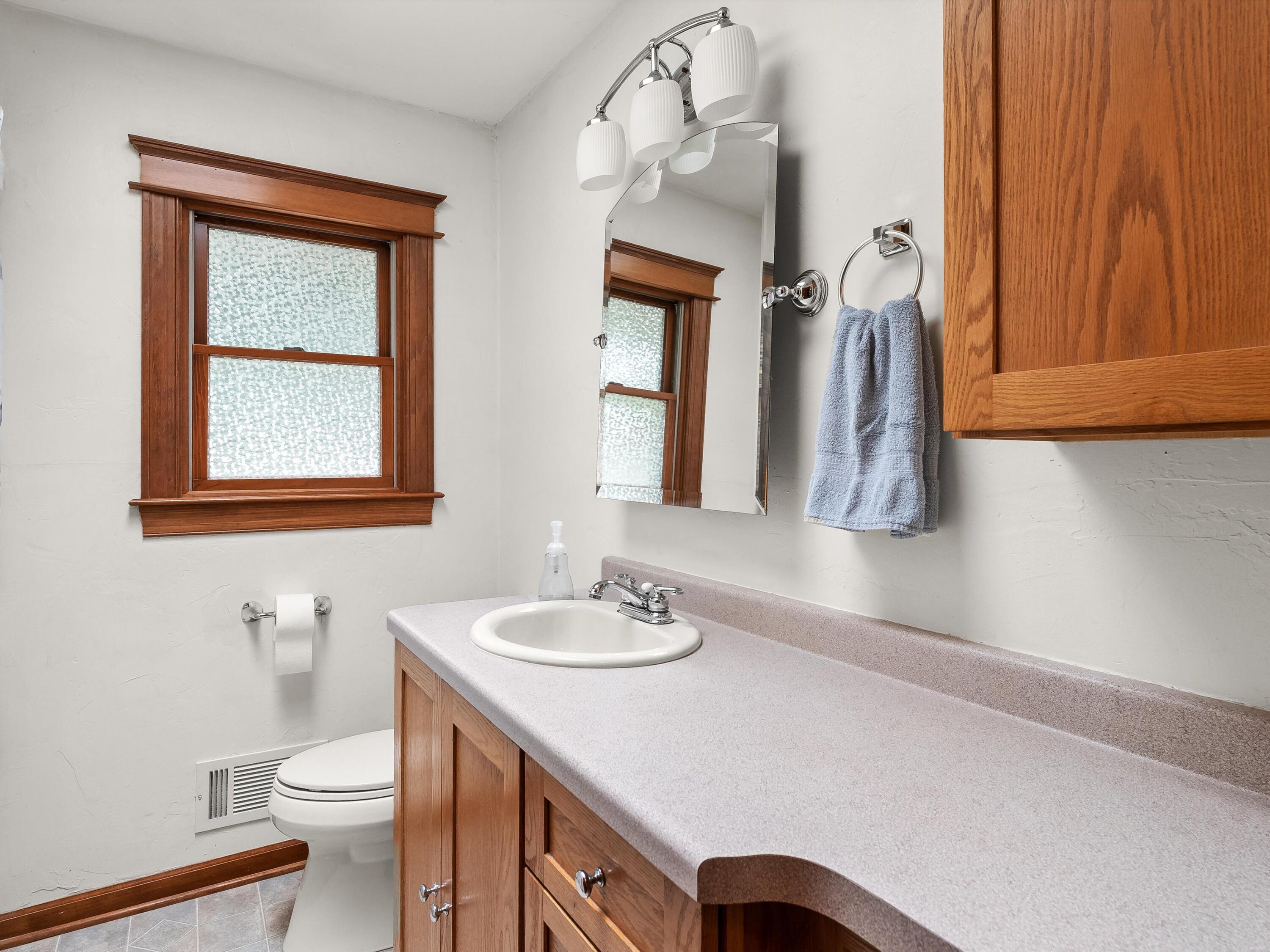 Manitowoc, Wisconsin 54220, United States, 3 Bedrooms Bedrooms, ,2 BathroomsBathrooms,Residential,Active,179381