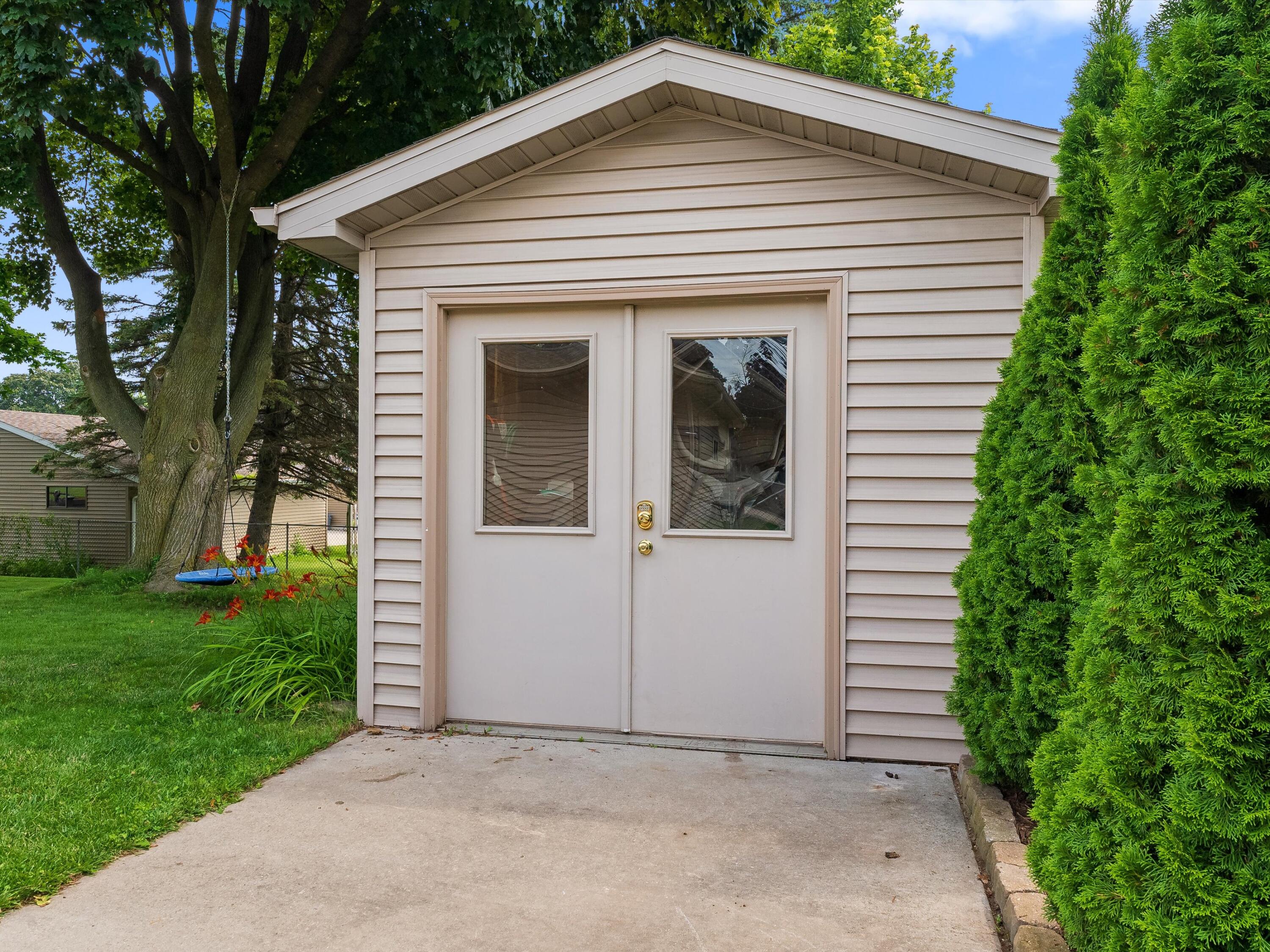 Manitowoc, Wisconsin 54220, United States, 3 Bedrooms Bedrooms, ,2 BathroomsBathrooms,Residential,Active,179381