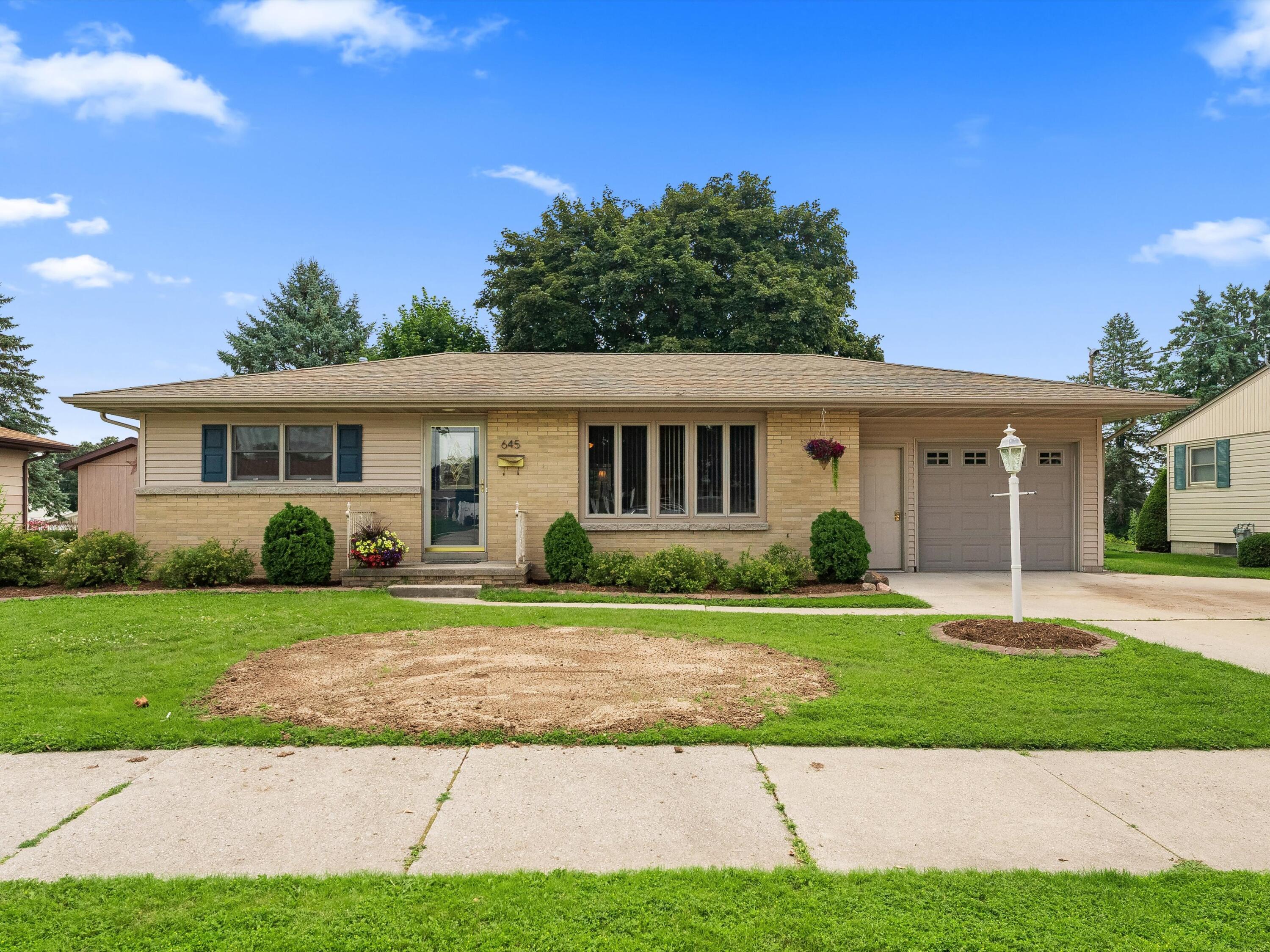 Manitowoc, Wisconsin 54220, United States, 3 Bedrooms Bedrooms, ,2 BathroomsBathrooms,Residential,Active,179381