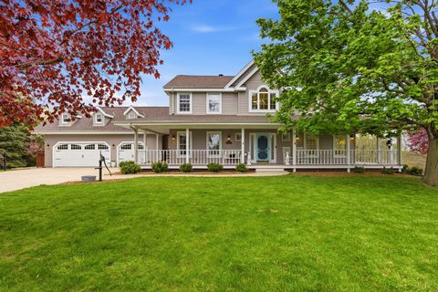 Photo of 105 Mark Ct, North Prairie, WI 53153 (MLS # 1961642)