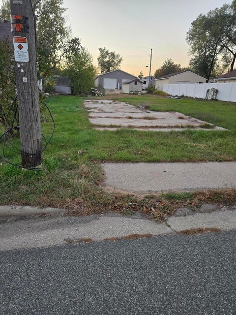 Photo of 1715 Bainbridge St, Campbell, WI 54603 (MLS # 1985872)