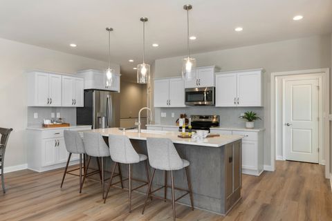 847 N Verona Cir, Grafton, WI 53024 - #: 1922509