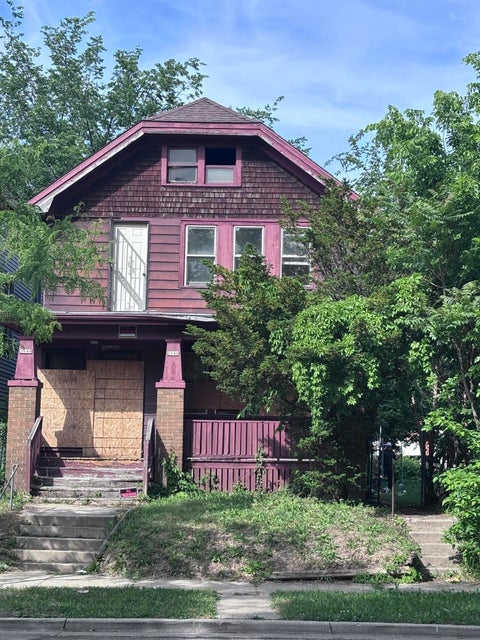 Photo of 2546 W Medford Ave, Milwaukee, WI 53206 (MLS # 1965535)