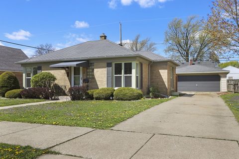 Photo of 912 Melvin Ave, Racine, WI 53402 (MLS # 1960591)