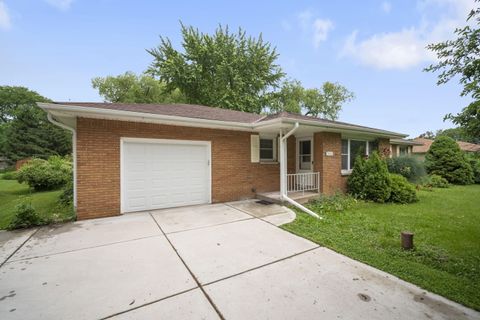 Photo of 7450 S Quincy Ave, Oak Creek, WI 53154 (MLS # 1923854)