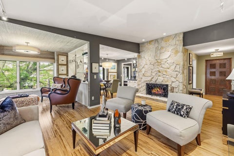 Photo of 1229 N Jackson St, Milwaukee, WI 53202 (MLS # 1971948)