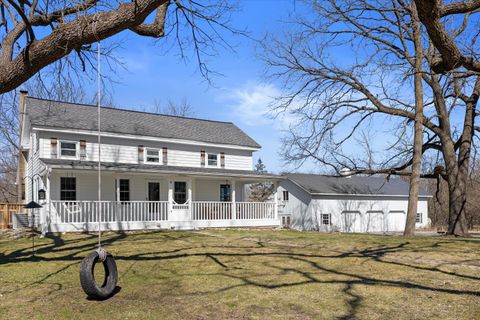 Photo of S38W31902 Wern Way, Genesee, WI 53189 (MLS # 1955062)