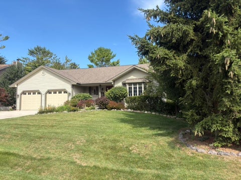 Photo of 3989 Arrowhead Ct, Sheboygan, WI 53083 (MLS # 1978826)