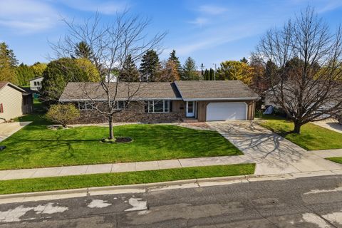 Photo of 1412 Field Tree Ln, Oostburg, WI 53070 (MLS # 1961917)
